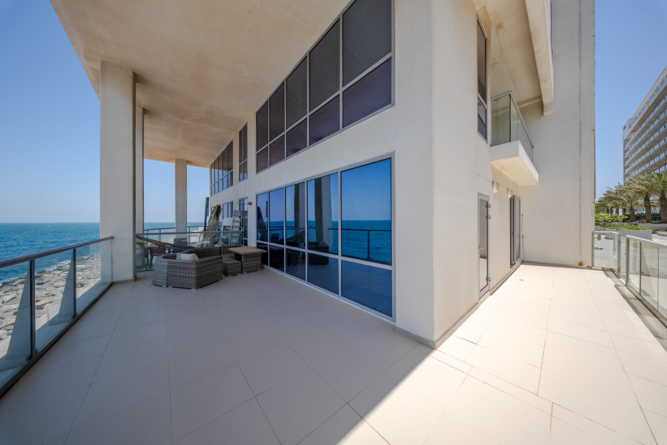 AMAZING SEA VIEW | FULLY FURNISHED | CHILLER FREE