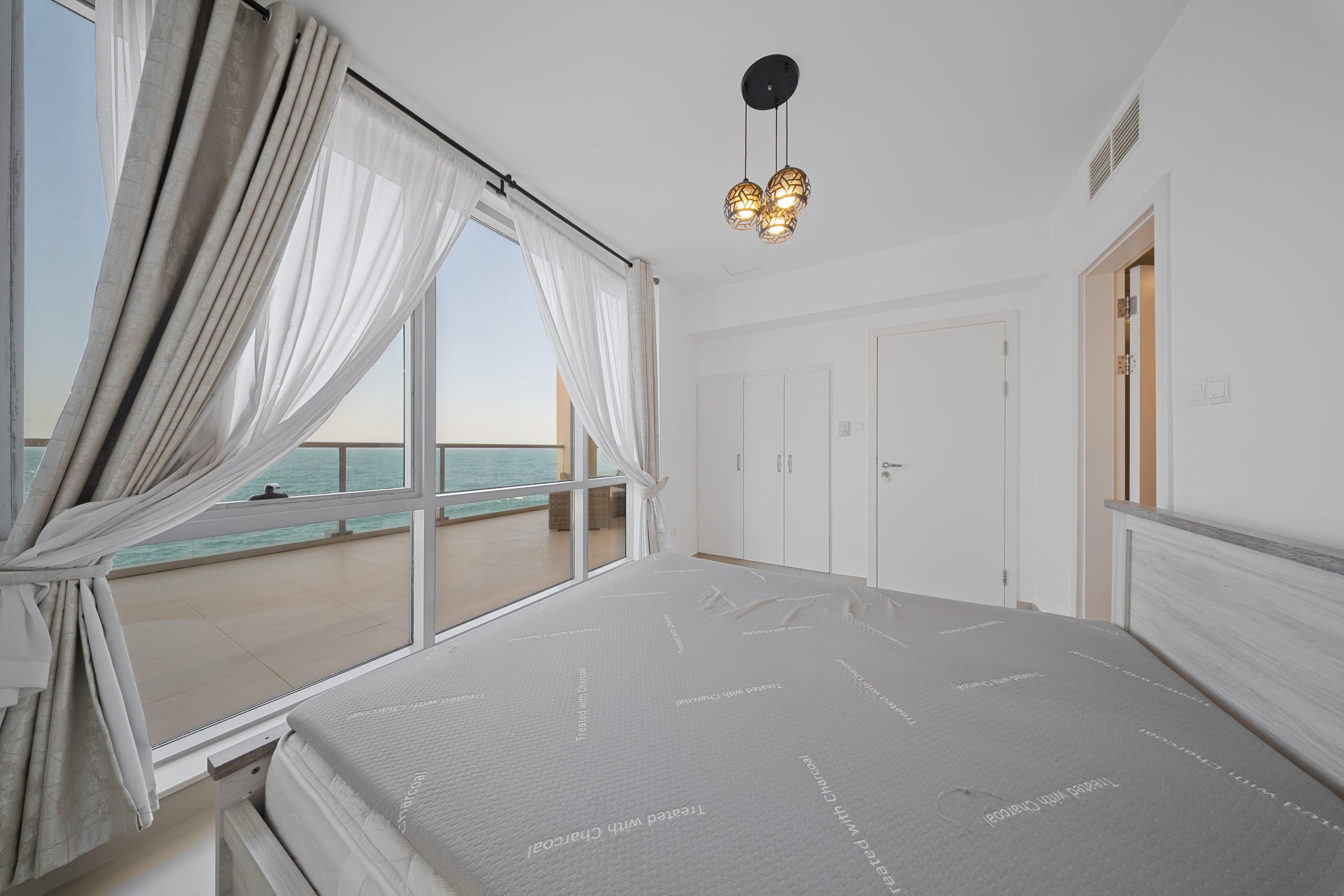 AMAZING SEA VIEW | FULLY FURNISHED | CHILLER FREE