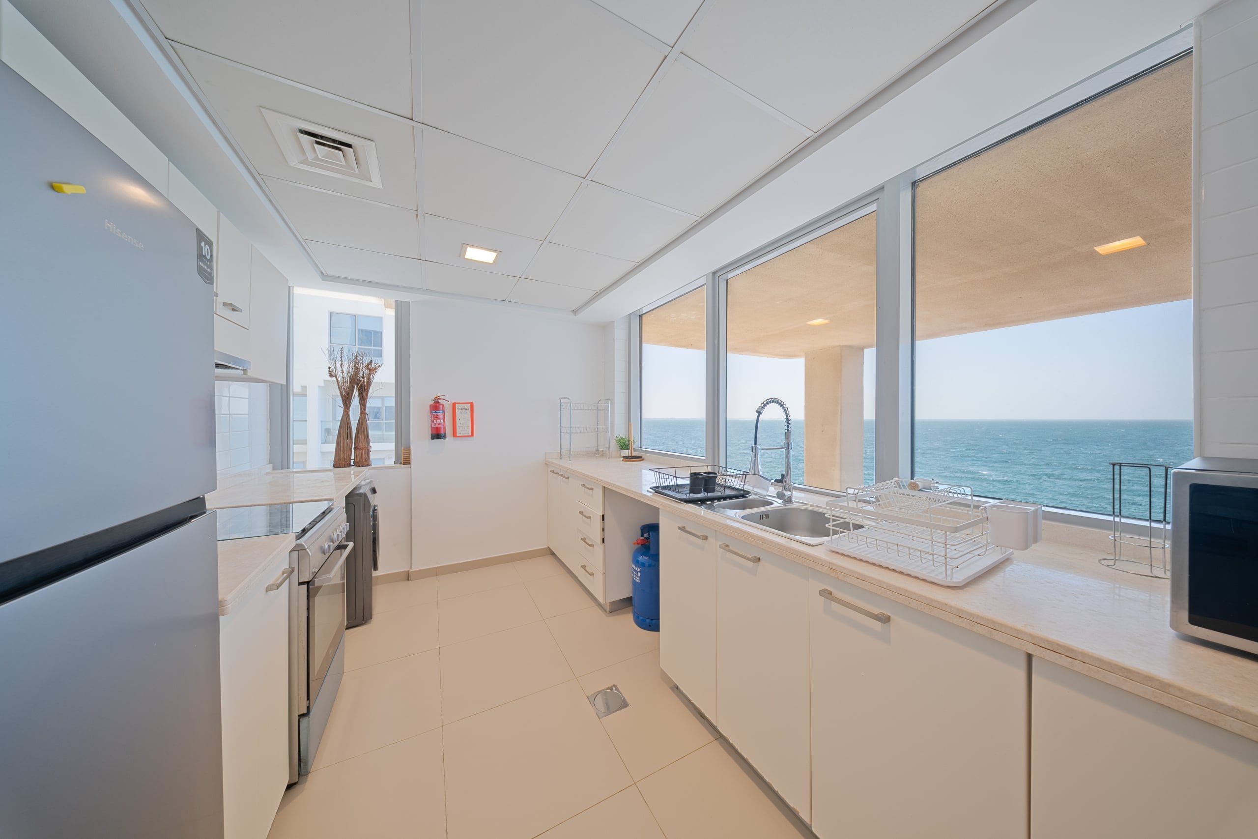 AMAZING SEA VIEW | FULLY FURNISHED | CHILLER FREE