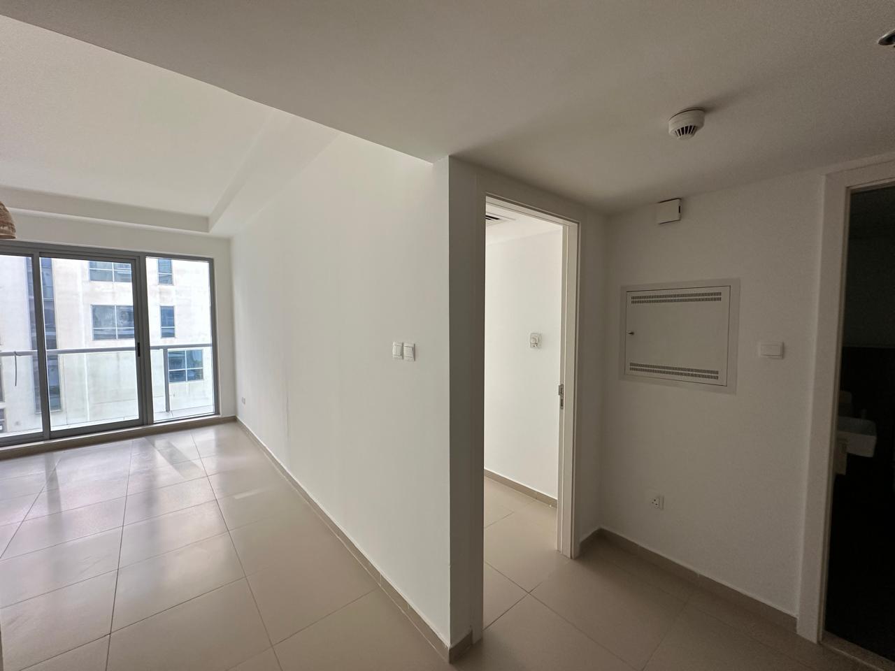2 BR Apartment | Prime Location, Gorgeous Views, Gateway at Mina Al Arab