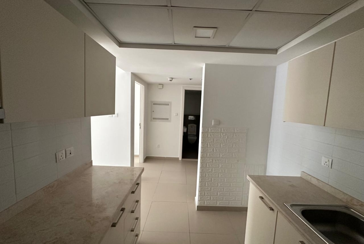2 BR Apartment | Prime Location, Gorgeous Views, Gateway at Mina Al Arab