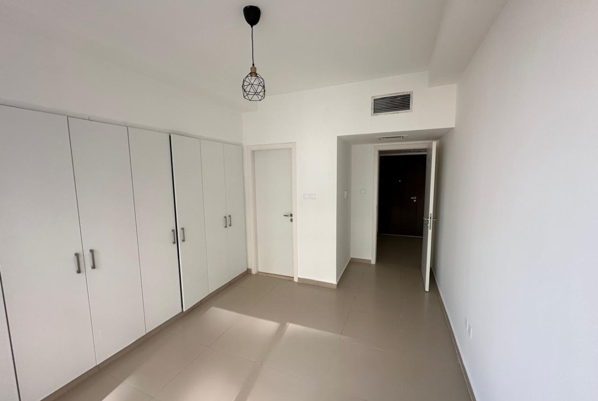 2 BR Apartment | Prime Location, Gorgeous Views, Gateway at Mina Al Arab