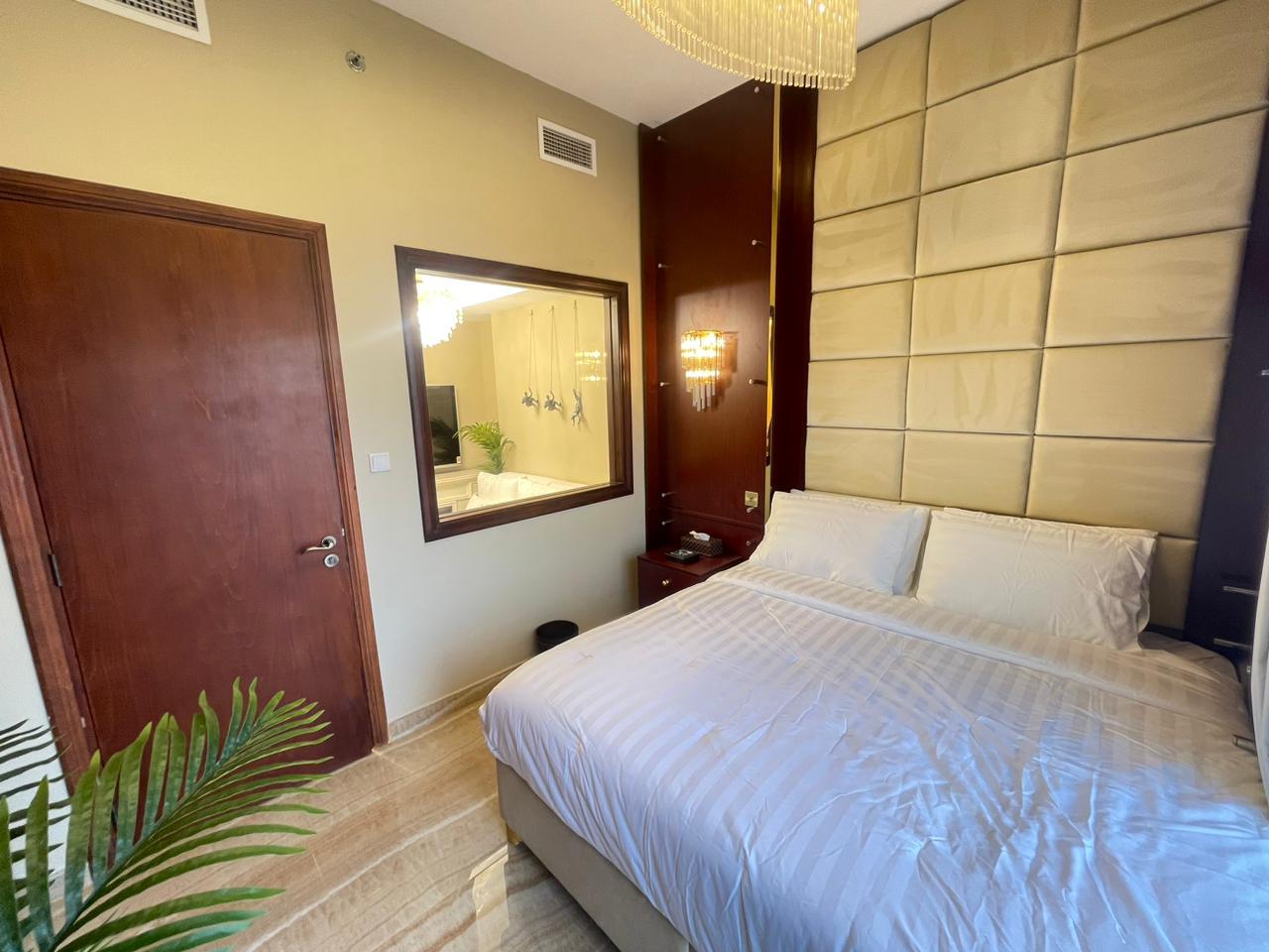 Studio Apartment | Huge Balcony | Golf & Lagoon Views – Al Hamra Village