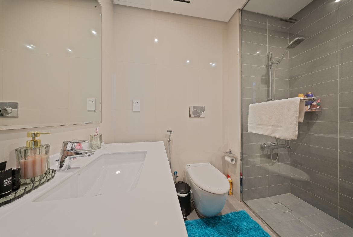 1 Bedroom Apartment | Water Facing | Gateway Residence, Mina Al Arab