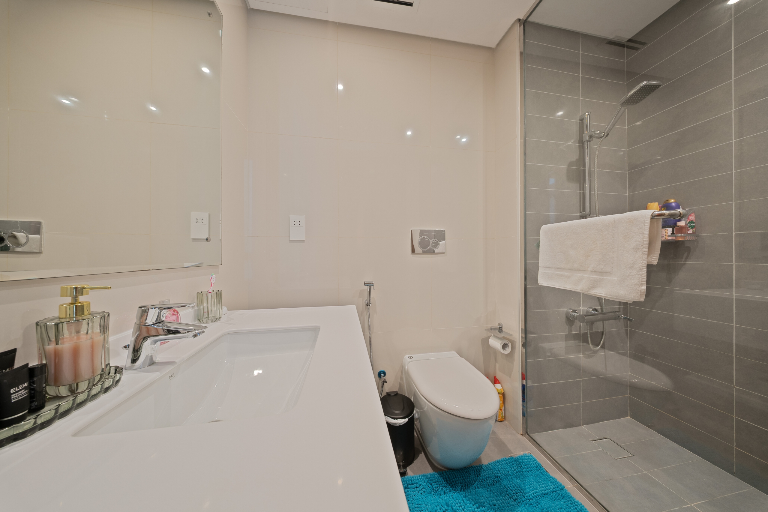 A7R00999 1 Bedroom Apartment | Water Facing | Gateway Residence, Mina Al Arab