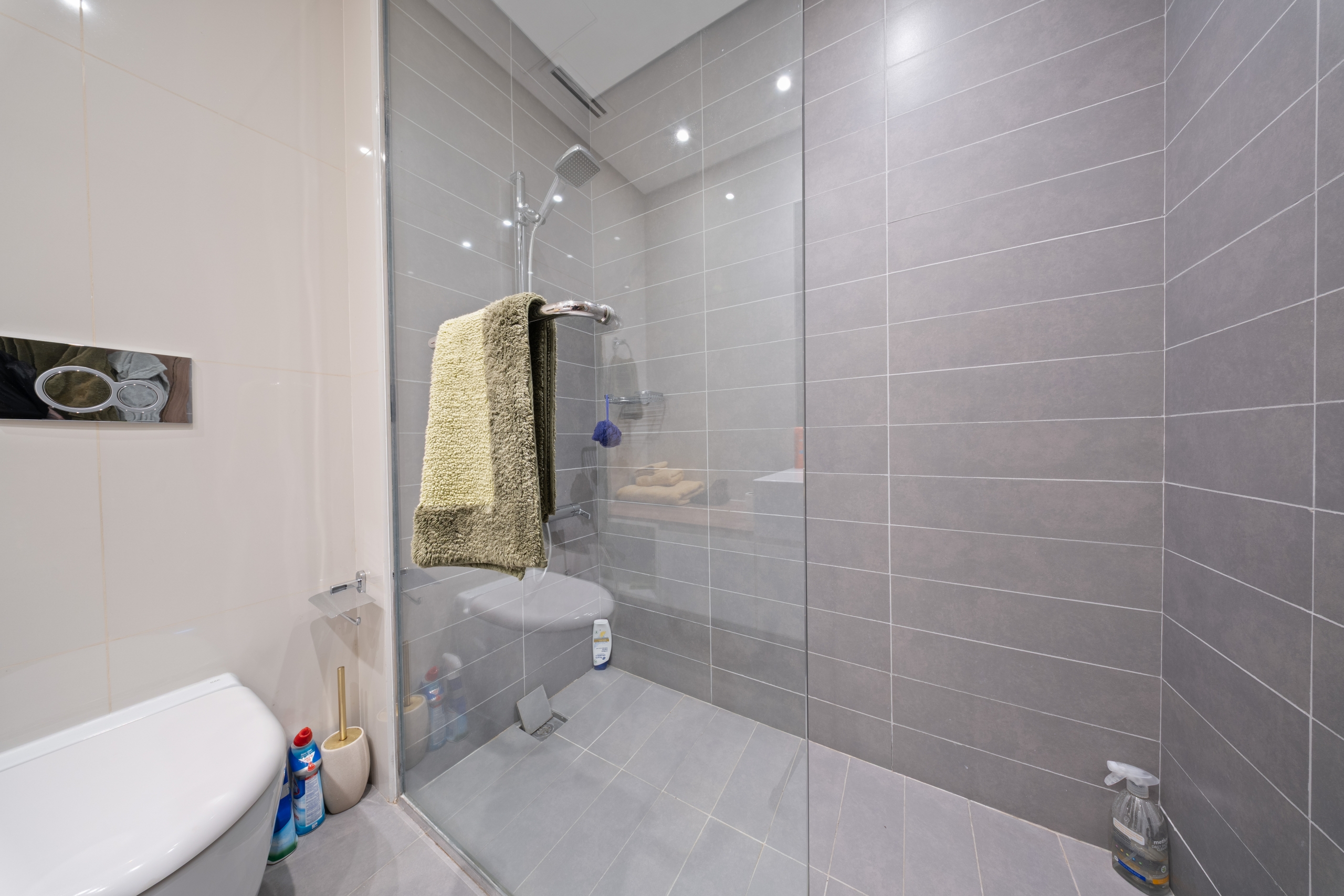A7R01034 1 Bedroom Apartment | Water Facing | Gateway Residence, Mina Al Arab